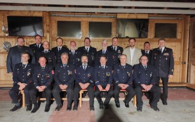 Langjährige verdiente Feuerwehrkameraden ausgezeichnet