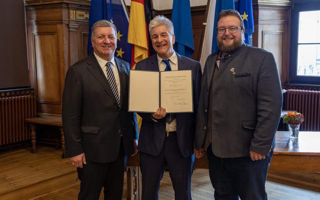 Von diesen Menschen lebt die Gesellschaft –  Detlev Gück und Toni Fink sind für ihr Engagement mit dem Bundesverdienstkreuz geehrt worden